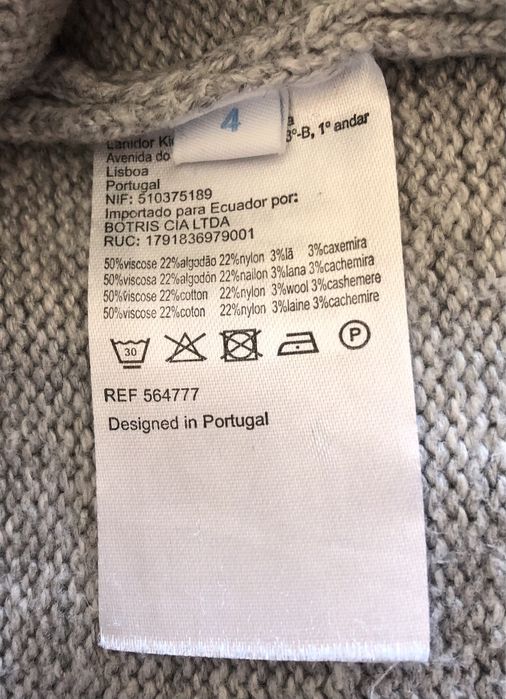 Camisola cinza com estrela em lantejoulas