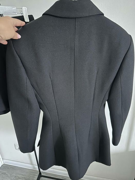 Комплект  жакет приталенный с акцентными плечами  + шорты CHER'17