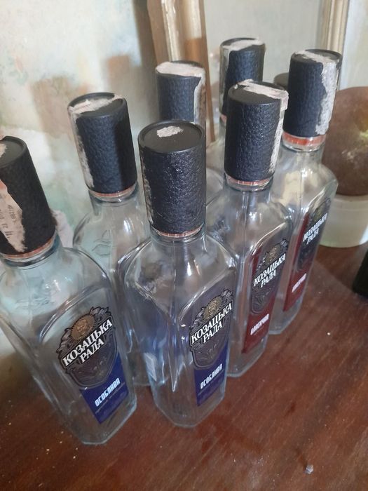 Бутылки для вина новые с пробками