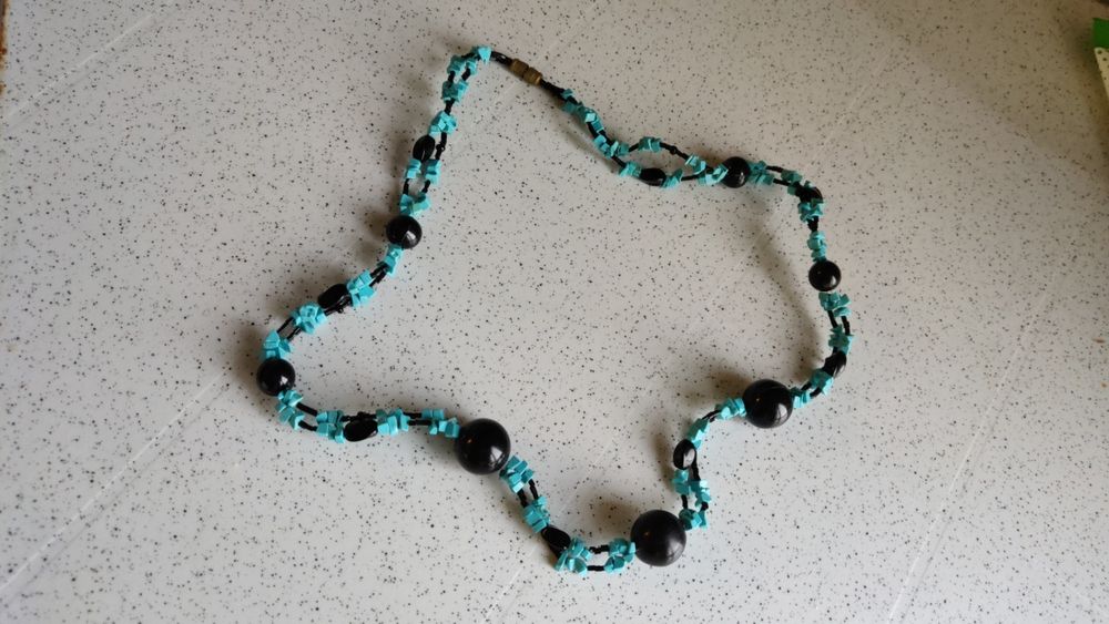 Бусы, янтарь, бирюза, разные недорого