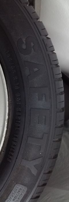 2 Pneus  185/65R14