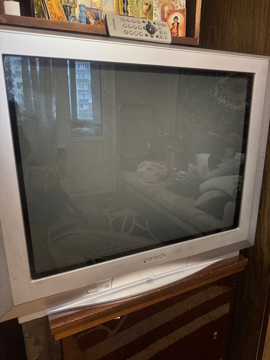 Телевізор Panasonic і DVD/CD плеєр комплект