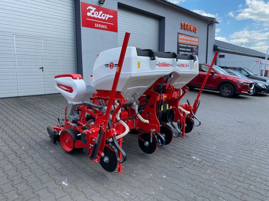 Ozdoken pneumatyczny siewnik punktowy z nawożeniem VPHE-DG4