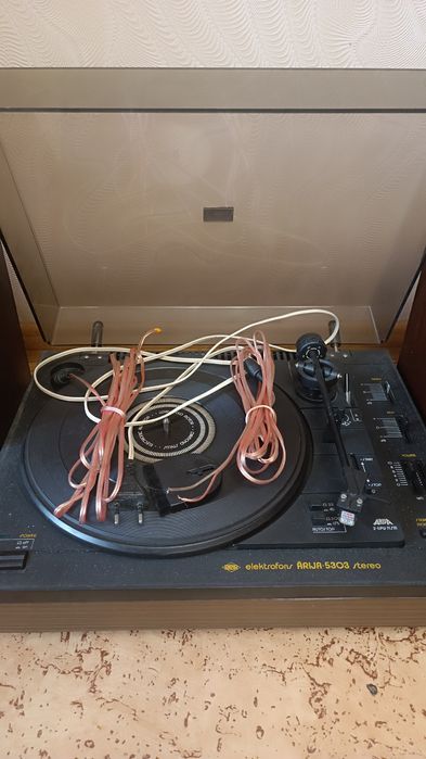 Проигрыватель виниловых