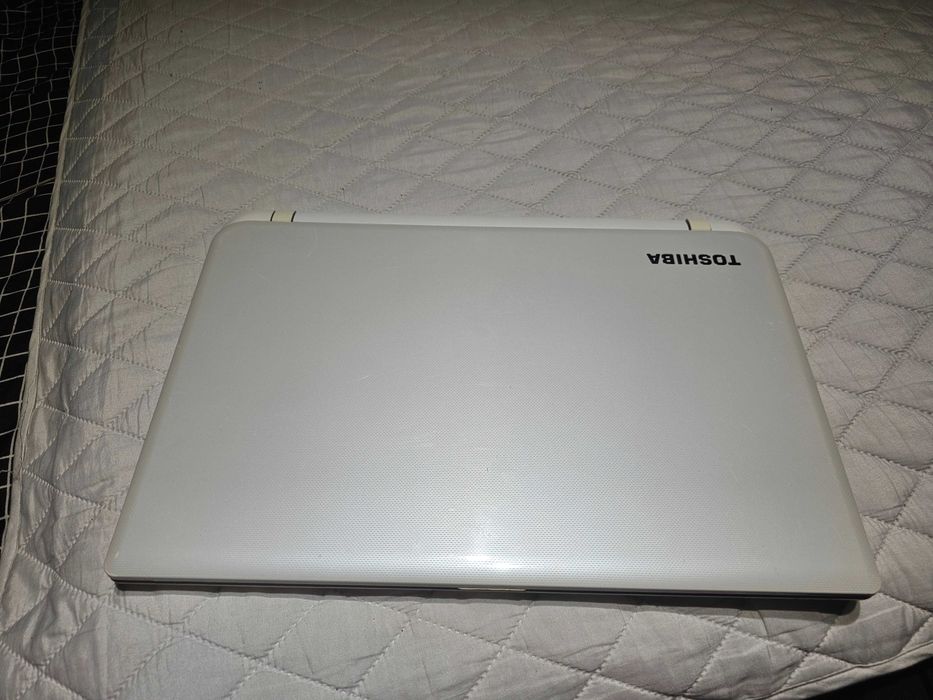 Ноутбук Toshiba L50/15,6/Intel core i7/16GB RAM/SSD 256GB/R7 M260 2Gb