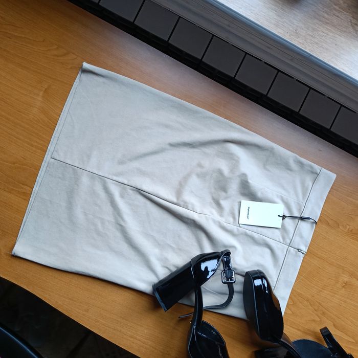 Soyaconcept 36 S piękna nowa spódnica damska miękka a'la zamsz wiosna