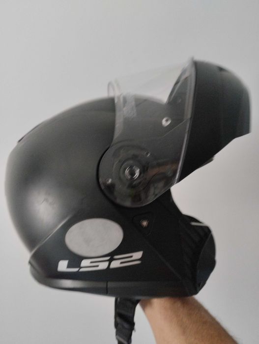 Capacete (modelo LS2 FF908 Strobe II)
