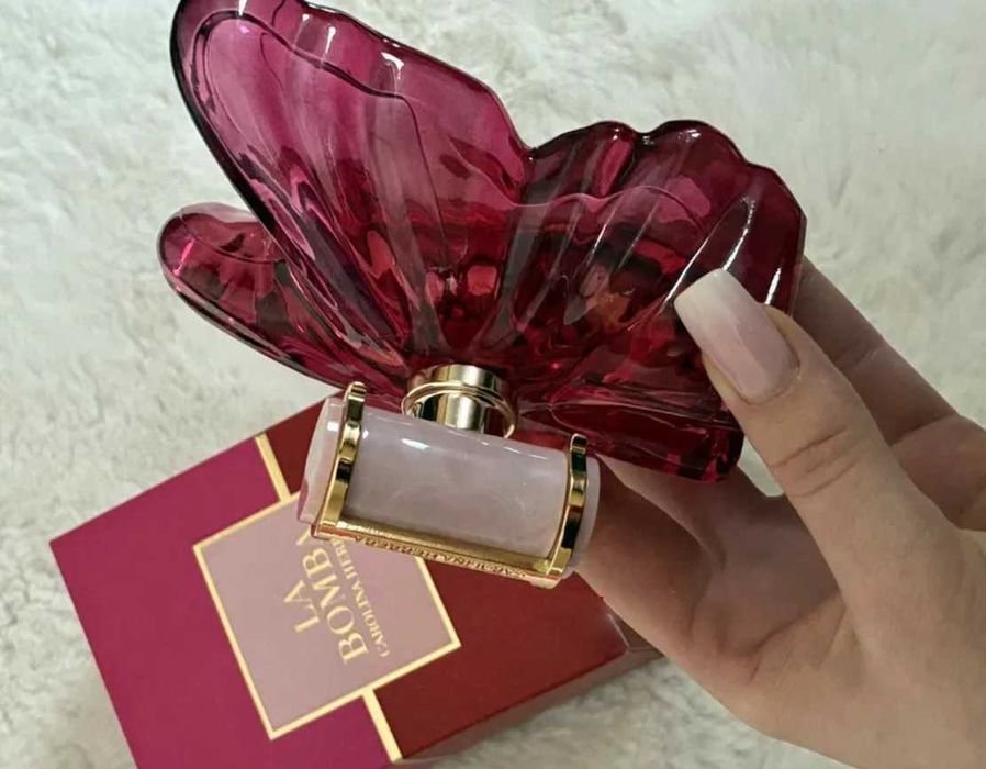 .80ml Perfumy damskie-Herrera La Bomba motylek.