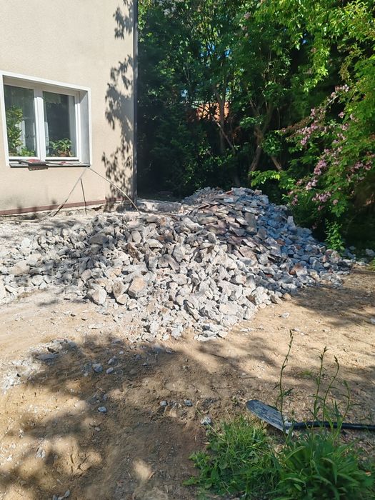 Usługi mini ładowarka typu BOBCAT  – równanie terenu,  prace ziemne Lublin Bełżyce Nałęczów