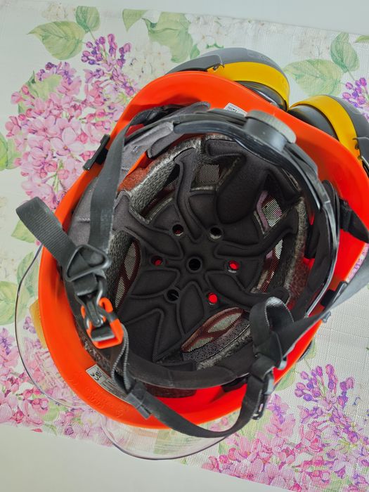 Kask Superplasma AQ  z wyposażeniem