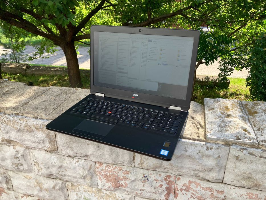 Dell Latitude E5570 ( 15.6 FHD/ i7/ 16Gb/ 256SSD/ AMD Radeon)