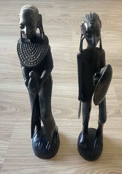 Excelente Casal de Tribo Africana esculpido numa peca única de madeira