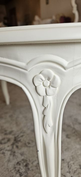 Cream coffee table with straw detail64552467277057124