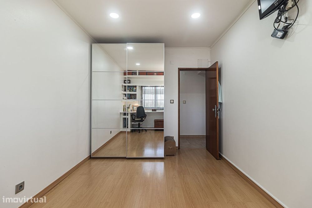 Apartamento T2 em Amora - Cruz de Pau
