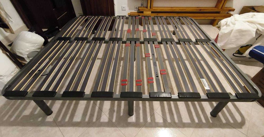 Estrado 160 x 200 cm como novo