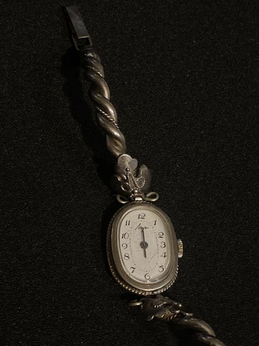 Часы Луч женские мельхиор