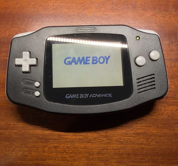 Gameboy Advance com ecrã iluminado