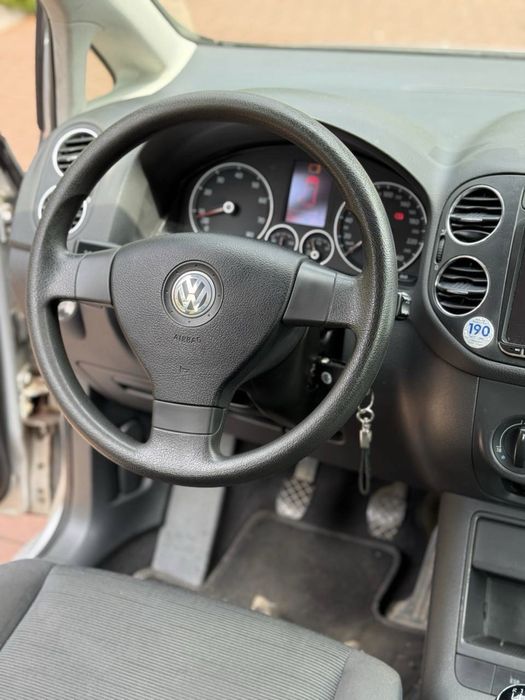 Продам Volkswagen Golf Plus 1.6 бензин