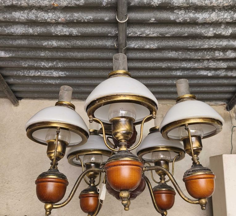 Candeeiro de teto antigo