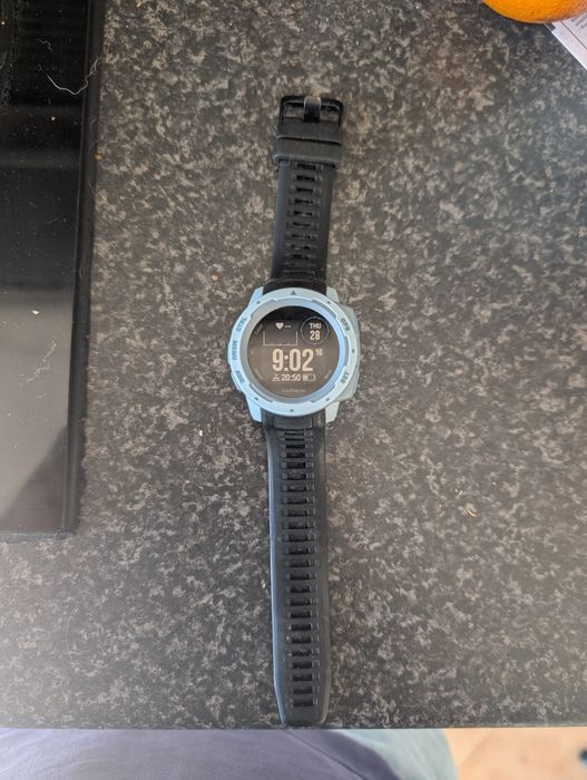 Casio G Shock DW-H5600 + Garmin Instinct