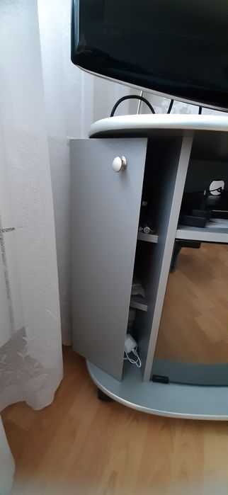 Тумба під телевізор  , ідеальний стан.