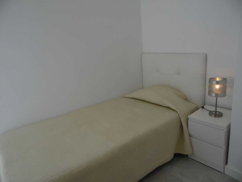 CASA BELLA VISTA -T2, A pé p/Praia, CENTRAL + estacionamento - LIVRE JUNHO + JULHO + AGOSTO + SET. - QUARTEIRA