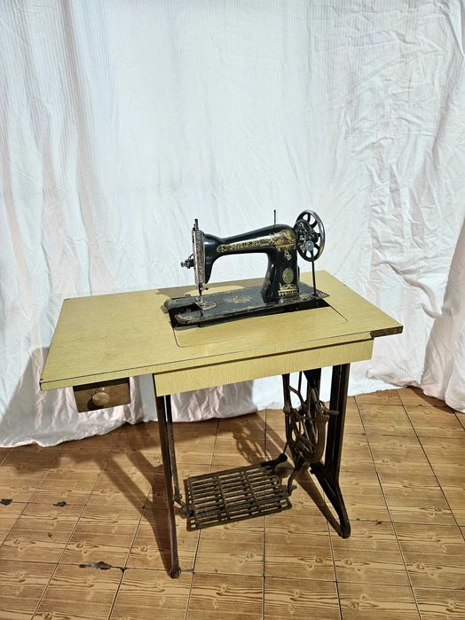 Máquina de costura Singer para restauro