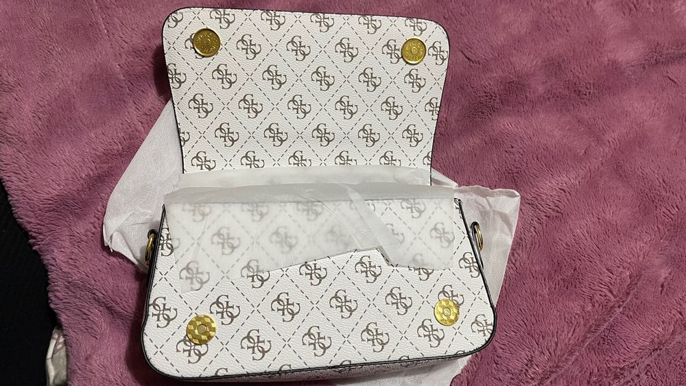 Mala guess branca nova