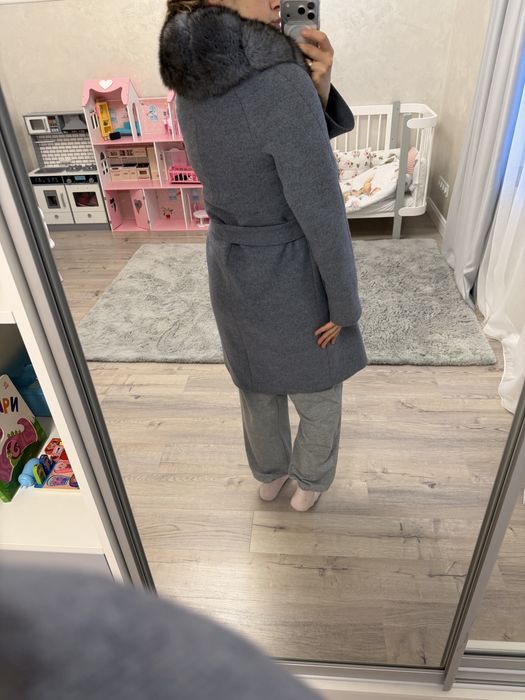 Фірмове пальто стан  ідеальний