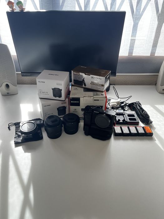 Kit Sony a6000 + Viltrox 25mm f/1.7 + Viltrox 56mm f/1.7 + acessórios (com caixas)
