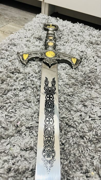 Réplica decorativa de uma espada dos Cavaleiros Templários