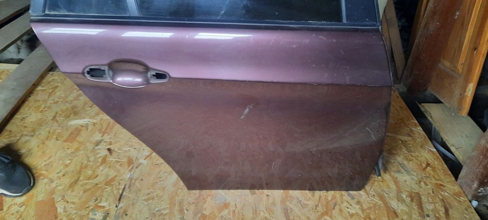 Двері БМВ BMW 3 E91 задні праві