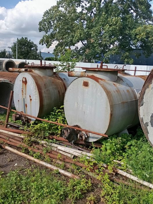 Продається труби , швелер, двотавр, кутник, ферми бочки та інший мет