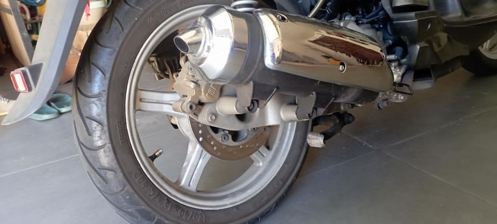 Mota scooter Peugeot 125