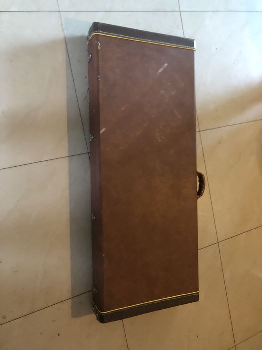 Futerał case Gibson flying v explorer