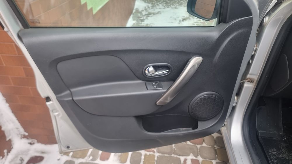 Renault Logan ДИЗЕЛЬ 1.5dci