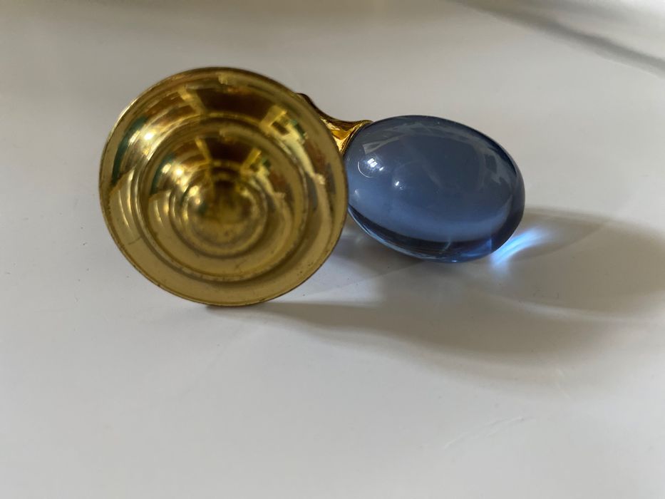 Dois puxadores antigos