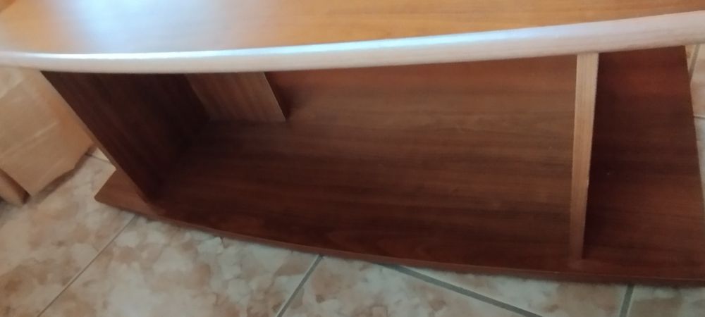 Brown coffee table, like new64585568362881124