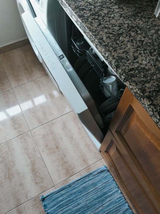 Máquina de lavar loiça Indesit