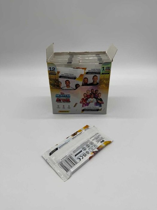 TOPPS MATCH ATTAX 2025/26 - BOX 32 saszetki, 384 karty piłkarskie