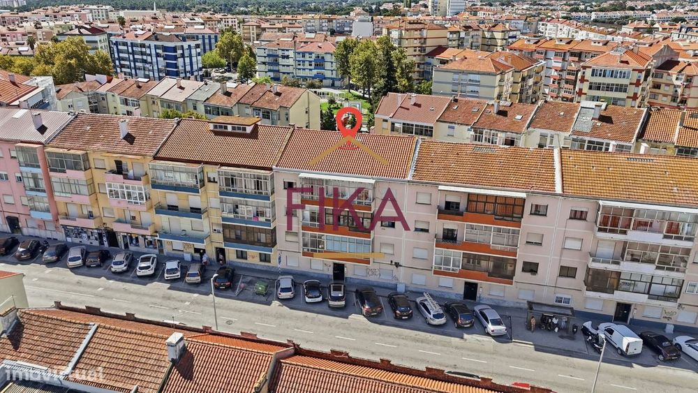 T3 no centro da Cruz de Pau com 2 marquises