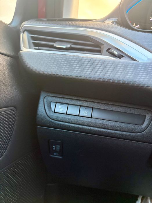 Peugeot 2008 PureTech Allure EAT6 1.2