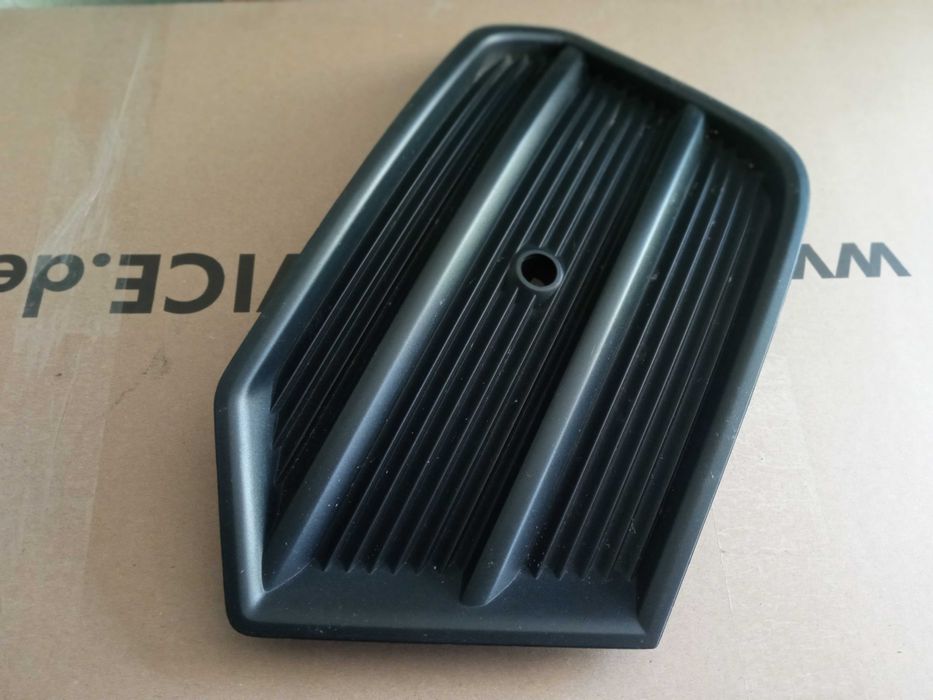 Audi Q3 8U Lift Kratka Zderzaka Prawa Przednia 8U0 Zaslepka Oryg