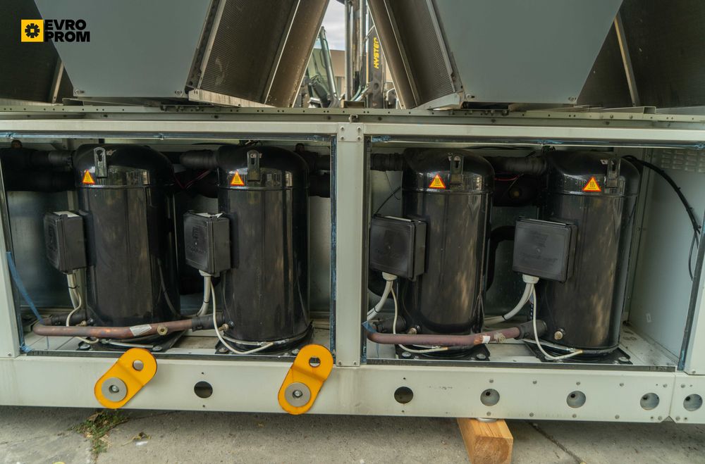 Чіллер / Чиллер Climaveneta NECS R B 3218 746 кВт. Охолоджувач рідини.