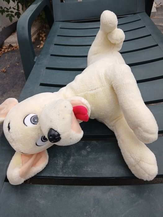 Peluche para o cão brincar como novo.