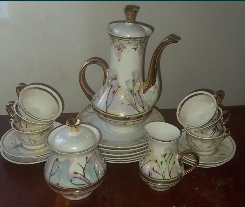 Сервізи фарфорні