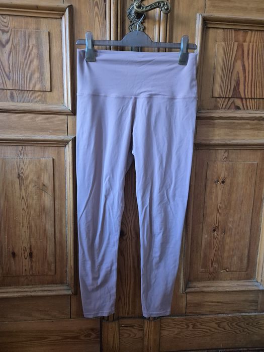 Rozowe legginsy lululemon
