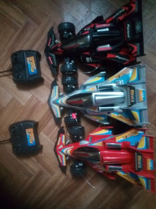 Продается электро машинки на пульте управления