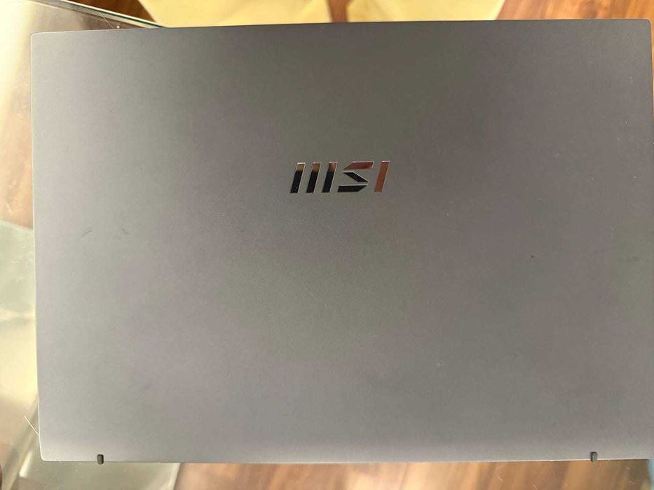 Portátil MSI Prestige 13 AI EVO 13.3" QHD+ OLED – Bom estado!