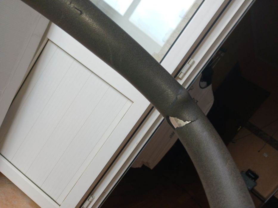 Продам срочно коляску состояние нормальное фирмы MAXONE